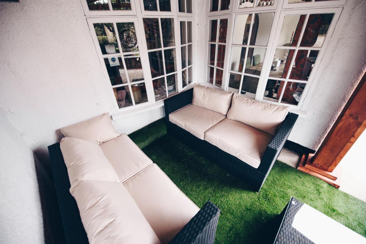 Fox Country Inn High Wycombe Zewnętrze zdjęcie