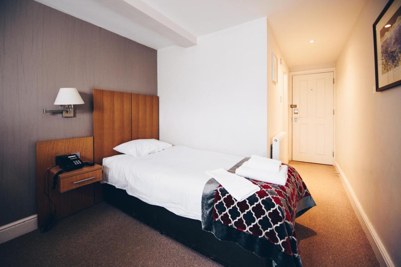 Fox Country Inn High Wycombe Zewnętrze zdjęcie