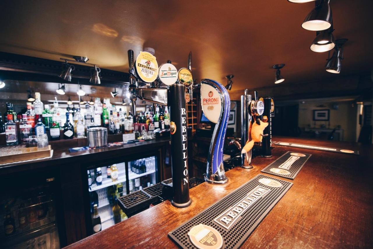 Fox Country Inn High Wycombe Zewnętrze zdjęcie